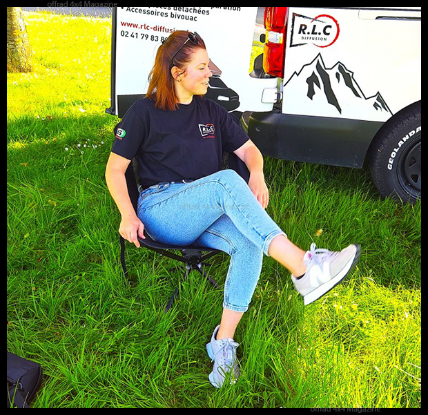 Une chaise de camping rotative chez RLC Diffusion