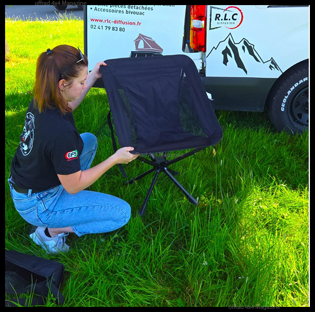 Une chaise de camping rotative chez RLC Diffusion